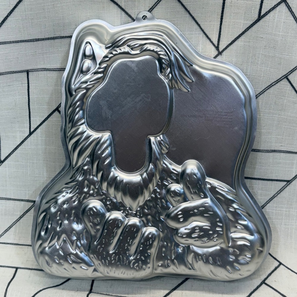Wilton ALF Cake Pan 13" Silver Vintage 1988 Alien Productions 2105-2705